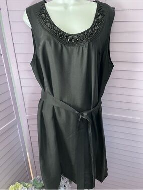 Banana Republic Black Sleeveless Beaded Neck Tie-Waist Dress. Removable silk tie